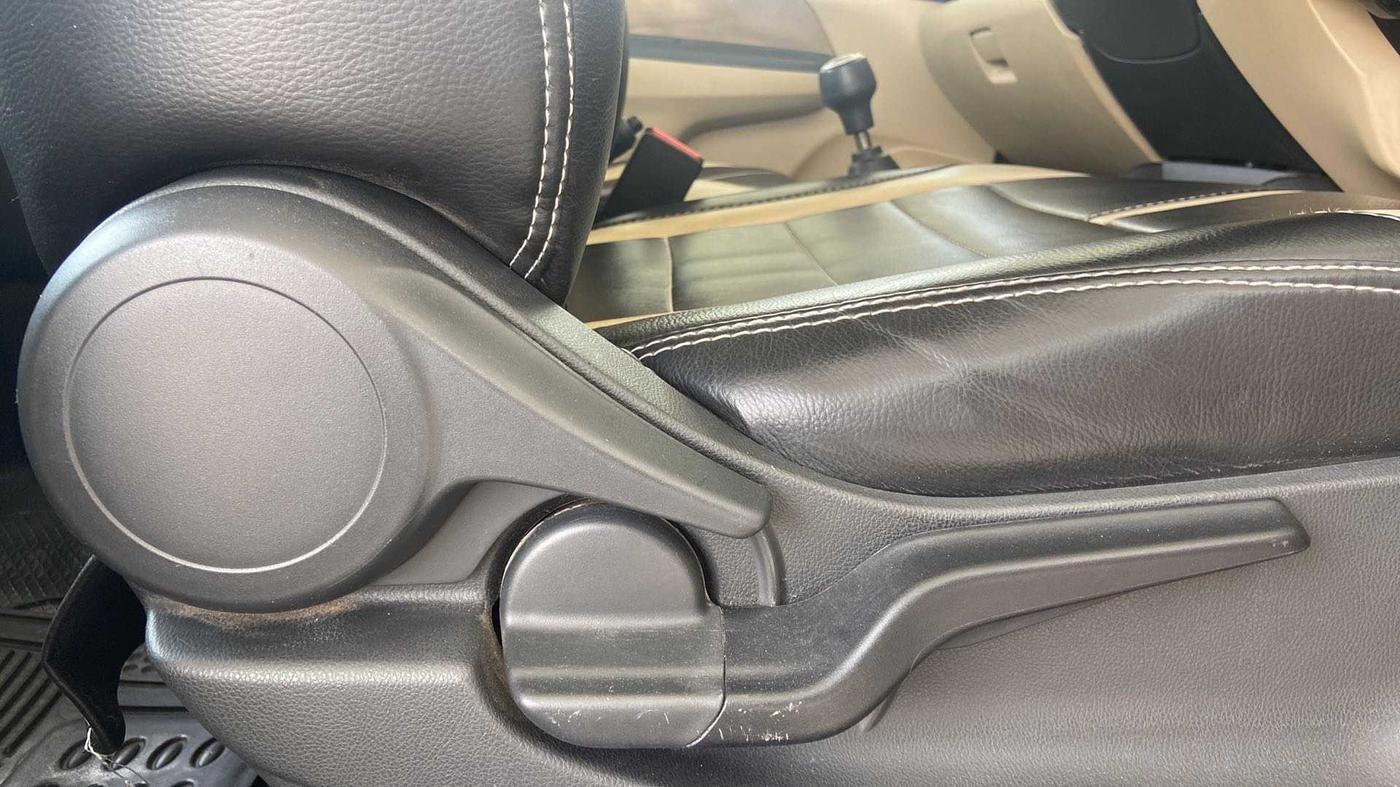 2018 Honda Amaze 1.2L I-VTEC V, Petrol, Manual, 55,710 km, Driver Side Adjustment Panel