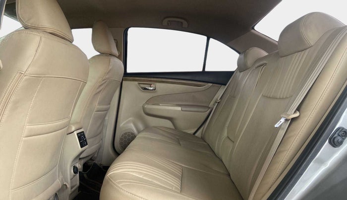 2018 Maruti Ciaz DELTA 1.5 SHVS MT PETROL, Petrol, Manual, 33,464 km, Right Side Rear Door Cabin