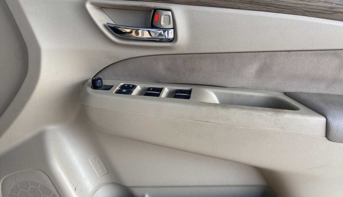 2018 Maruti Ciaz DELTA 1.5 SHVS MT PETROL, Petrol, Manual, 33,464 km, Driver Side Door Panels Control