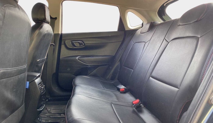 2021 Hyundai NEW I20 MAGNA 1.2 MT, Petrol, Manual, 31,650 km, Right Side Rear Door Cabin