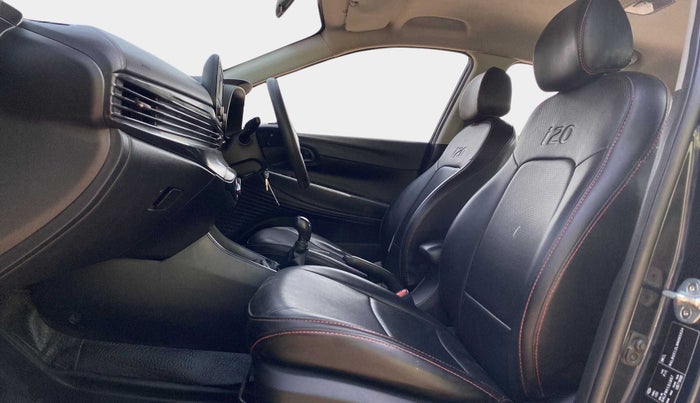 2021 Hyundai NEW I20 MAGNA 1.2 MT, Petrol, Manual, 31,650 km, Right Side Front Door Cabin