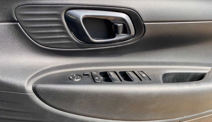 2021 Hyundai NEW I20 MAGNA 1.2 MT, Petrol, Manual, 31,650 km, Driver Side Door Panels Control