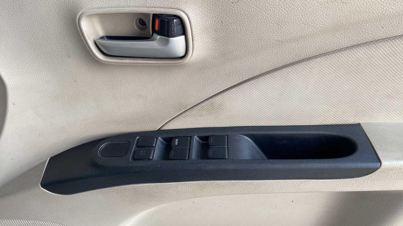 2017 Maruti Celerio VXI AMT, Petrol, Automatic, 94,750 km, Driver Side Door Panels Control
