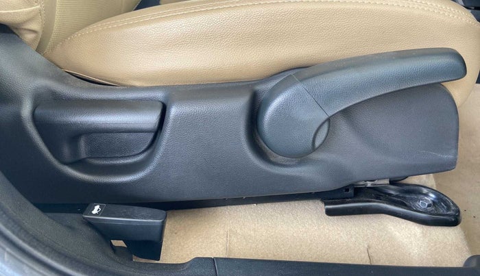 2018 Honda City 1.5L I-VTEC V MT, Petrol, Manual, 34,718 km, Driver Side Adjustment Panel