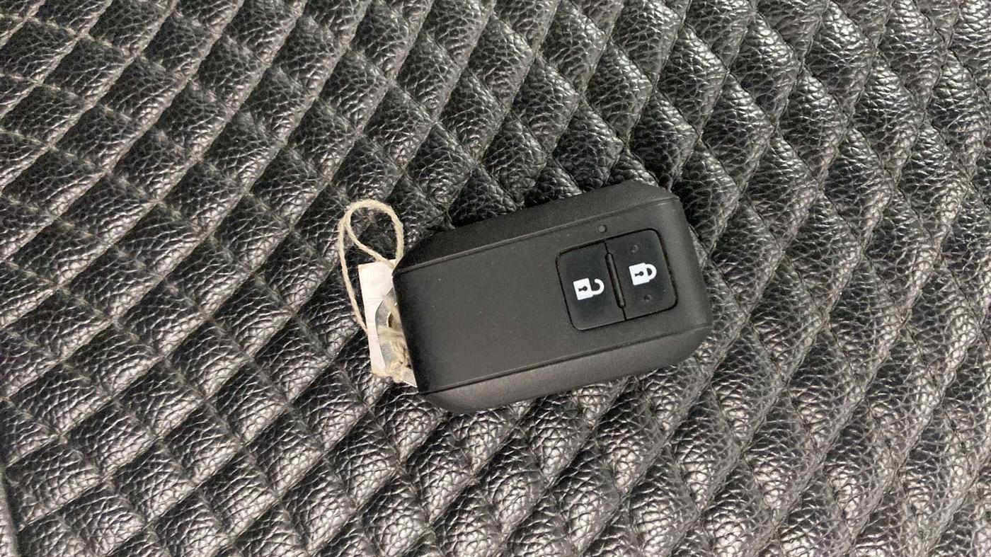 2020 Maruti Baleno ZETA PETROL 1.2, Petrol, Manual, 17,106 km, Key Close Up