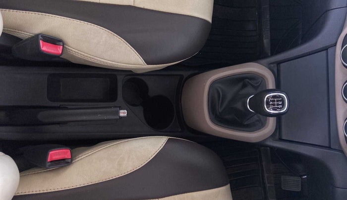 2017 Hyundai Xcent SX 1.2, Petrol, Manual, 39,965 km, Gear Lever