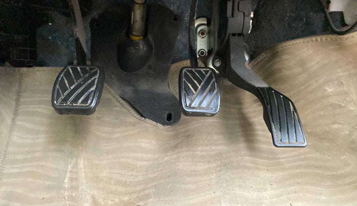 2015 Maruti Swift Dzire VXI, Petrol, Manual, 39,812 km, Pedals