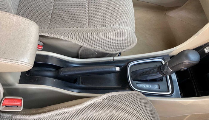 2016 Maruti Ciaz ZXI AT, Petrol, Automatic, 89,757 km, Gear Lever