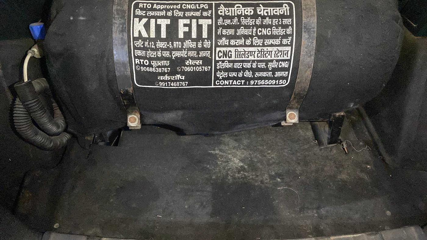 2018 Tata NEXON XM PETROL, CNG, Manual, 71,403 km, Boot Inside