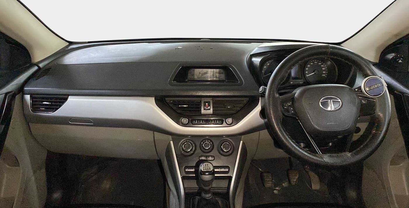 2018 Tata NEXON XM PETROL, CNG, Manual, 71,403 km, Dashboard