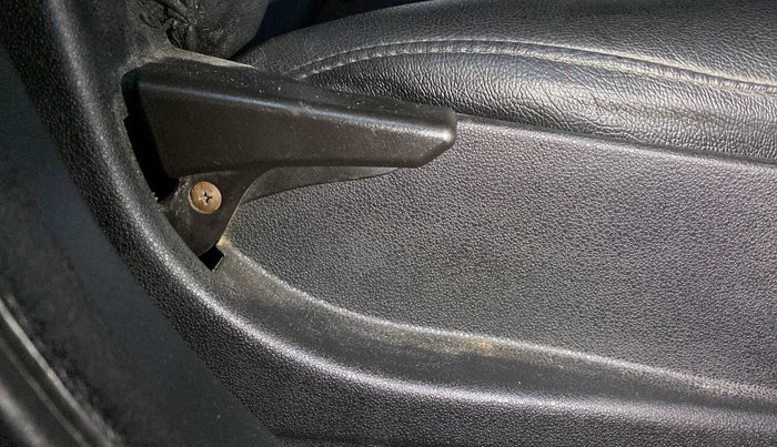 2018 Tata NEXON XM PETROL, CNG, Manual, 71,403 km, Driver Side Adjustment Panel