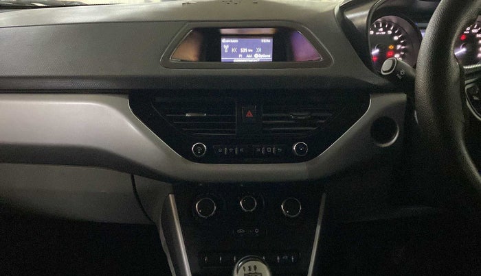 2018 Tata NEXON XM PETROL, CNG, Manual, 71,403 km, Infotainment system - Music system not functional