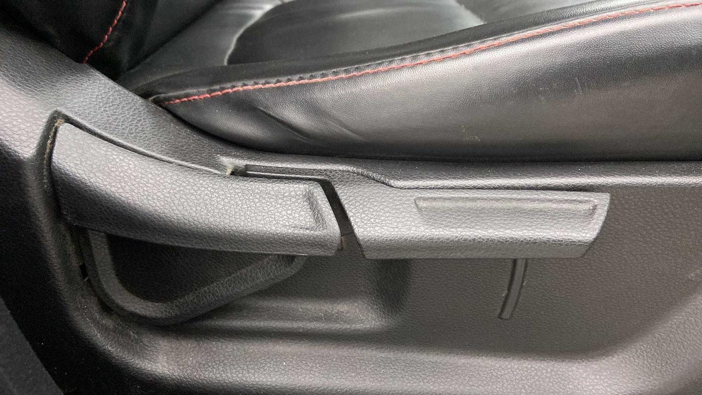 2020 KIA SONET HTK PLUS 1.5, Diesel, Manual, 64,930 km, Driver Side Adjustment Panel