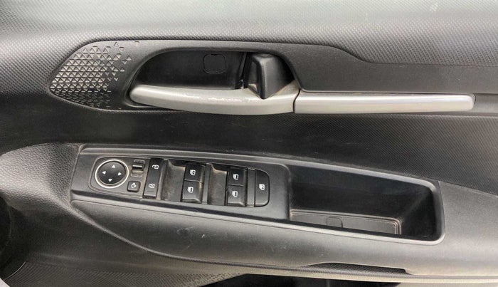 2020 KIA SONET HTK PLUS 1.5, Diesel, Manual, 64,930 km, Driver Side Door Panels Control