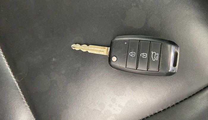 2020 KIA SONET HTK PLUS 1.5, Diesel, Manual, 64,930 km, Key Close Up