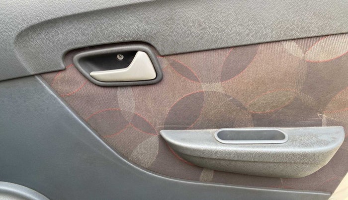 2014 Maruti Alto 800 LXI, Petrol, Manual, 71,888 km, Driver Side Door Panels Control