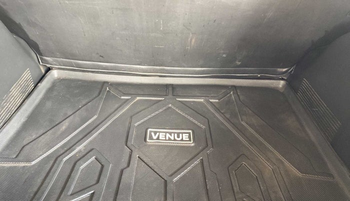 2022 Hyundai VENUE S PLUS 1.5 CRDI, Diesel, Manual, 10,451 km, Boot Inside