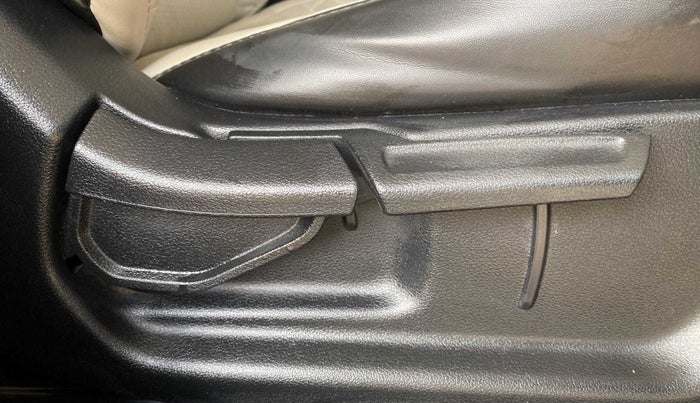 2022 Hyundai VENUE S PLUS 1.5 CRDI, Diesel, Manual, 10,451 km, Driver Side Adjustment Panel