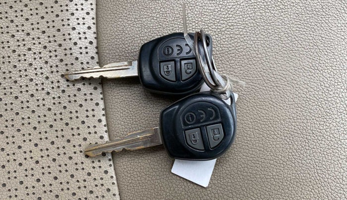 2016 Maruti Ciaz VXI, Petrol, Manual, 48,893 km, Key Close Up