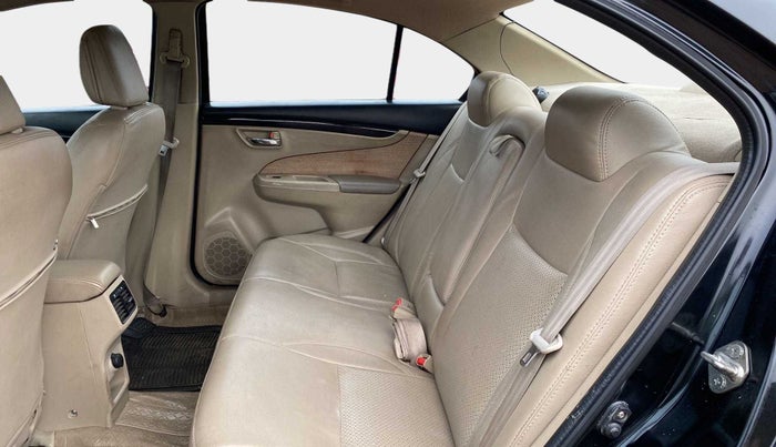 2016 Maruti Ciaz VXI, Petrol, Manual, 48,893 km, Right Side Rear Door Cabin