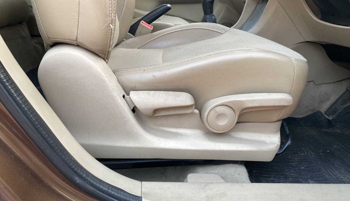 2015 Maruti Ciaz ZXI, Petrol, Manual, 79,639 km, Driver Side Adjustment Panel