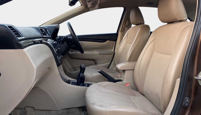 2015 Maruti Ciaz ZXI, Petrol, Manual, 79,639 km, Right Side Front Door Cabin