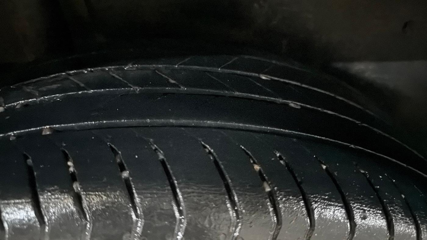 2022 Maruti Vitara Brezza LXI, Petrol, Manual, 52,003 km, Right Rear Tyre Tread
