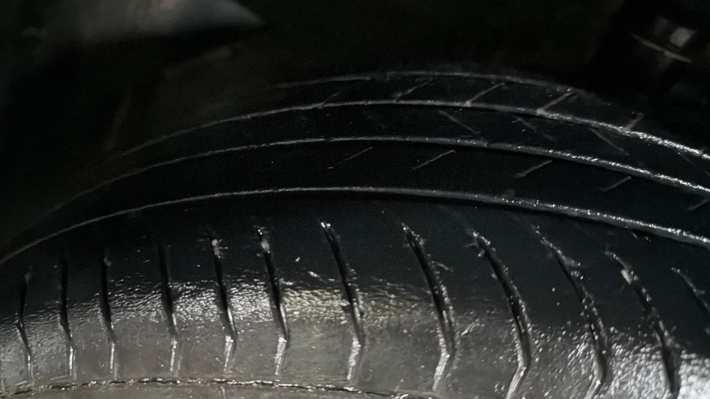 2022 Maruti Vitara Brezza LXI, Petrol, Manual, 52,003 km, Right Front Tyre Tread