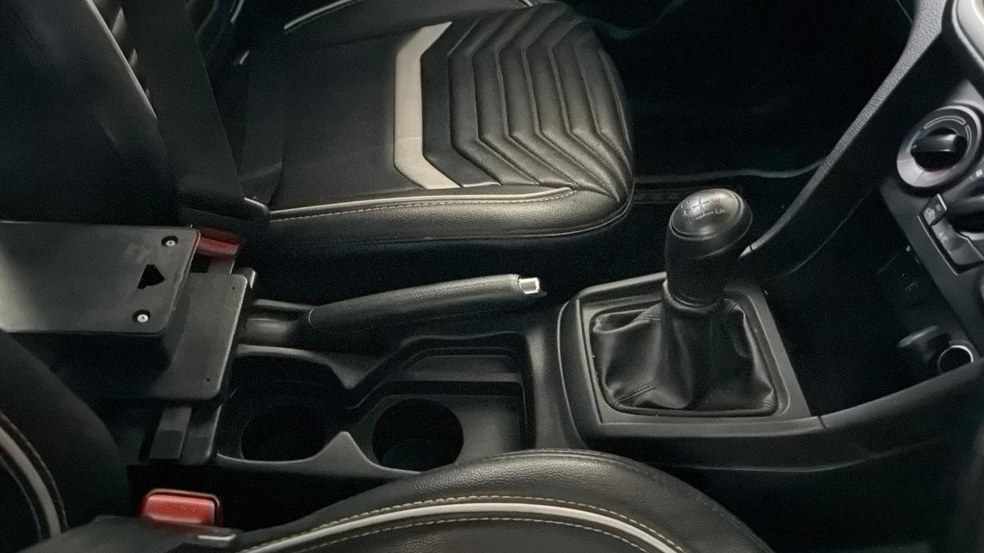 2022 Maruti Vitara Brezza LXI, Petrol, Manual, 52,003 km, Gear Lever