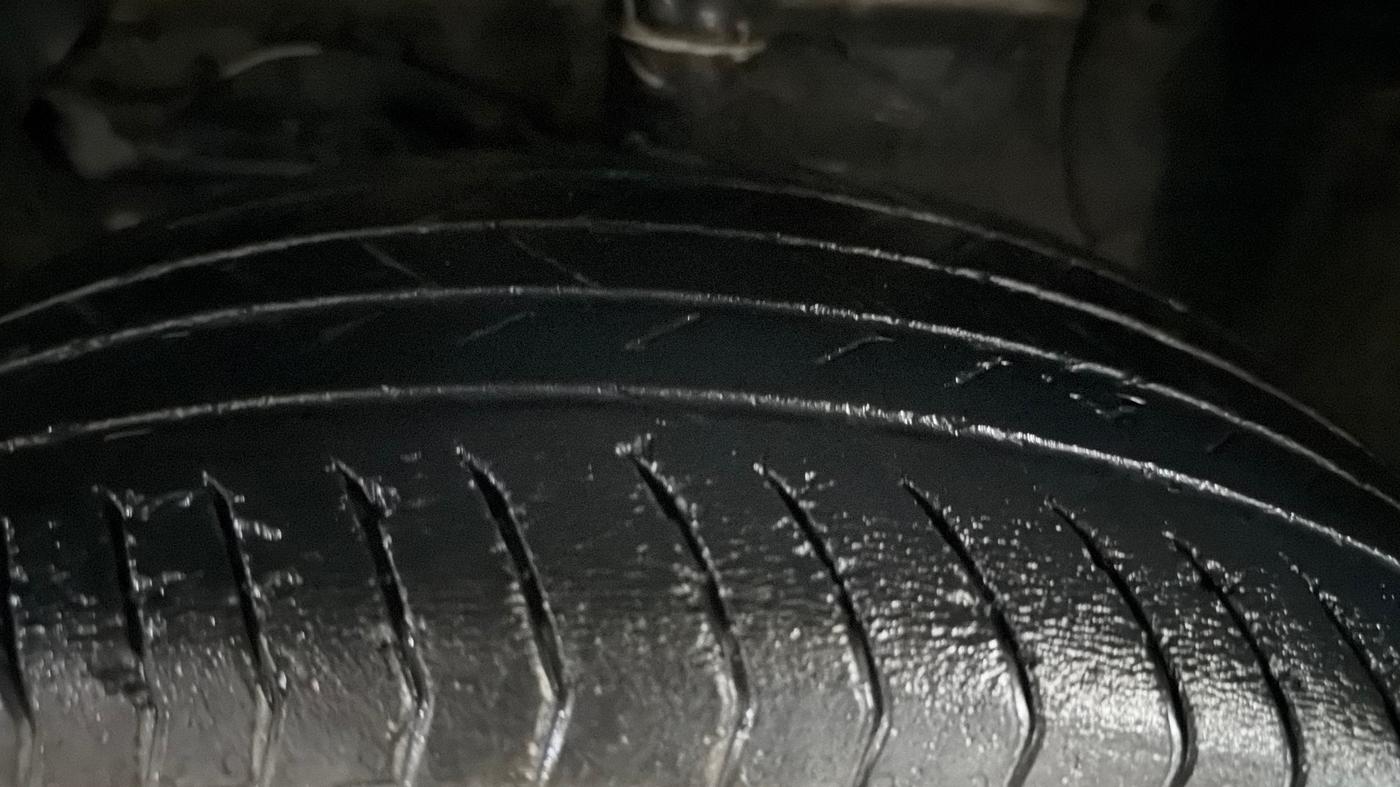 2022 Maruti Vitara Brezza LXI, Petrol, Manual, 52,003 km, Left Front Tyre Tread
