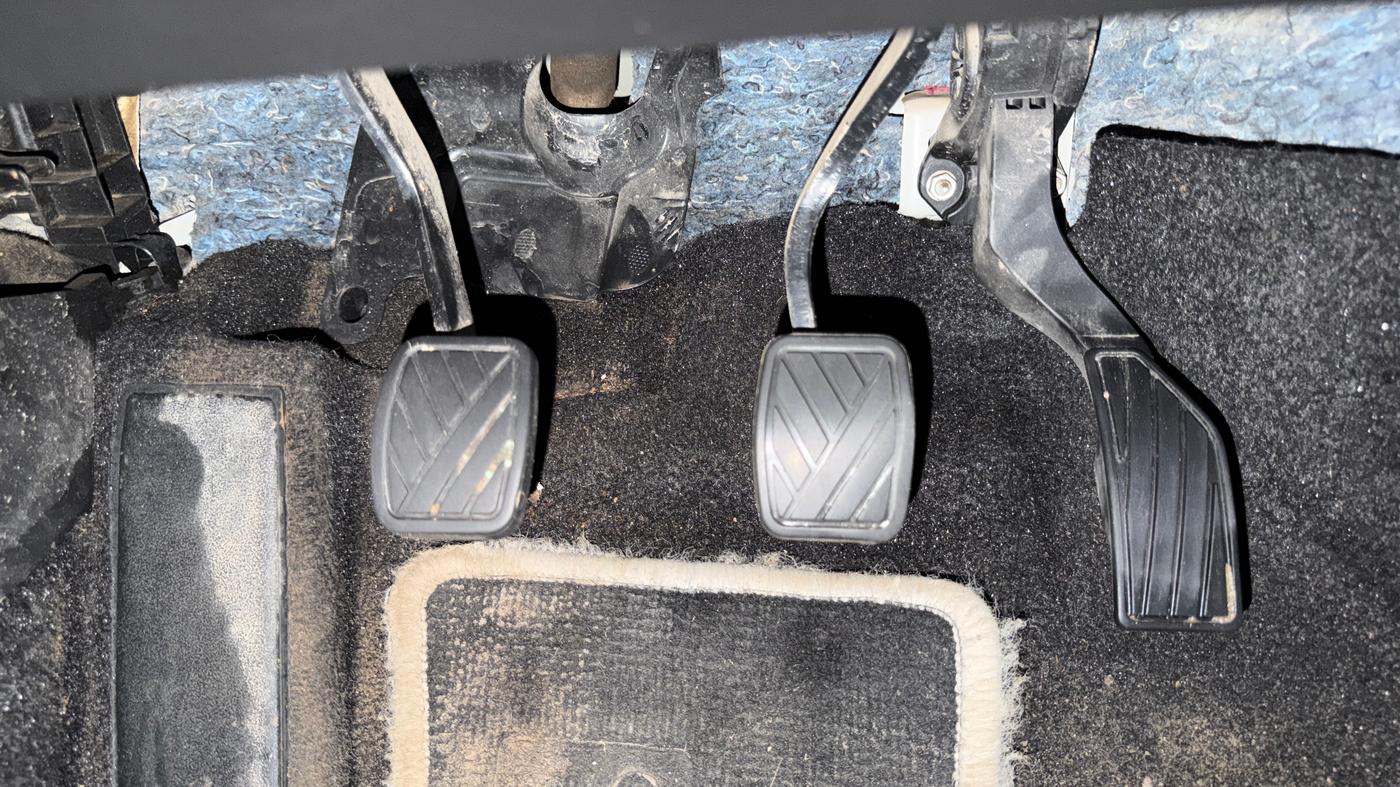 2022 Maruti Vitara Brezza LXI, Petrol, Manual, 52,003 km, Pedals