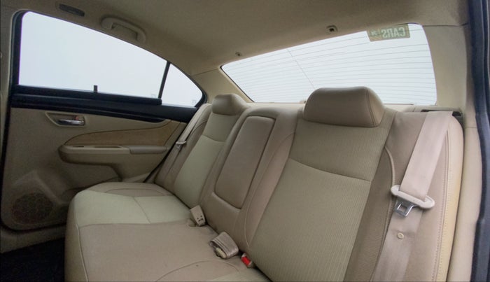 2016 Maruti Ciaz ZDI SHVS, Diesel, Manual, 71,483 km, Right Side Rear Door Cabin