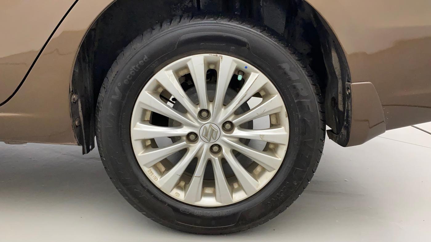 2016 Maruti Ciaz ZDI SHVS, Diesel, Manual, 71,483 km, Left Rear Wheel