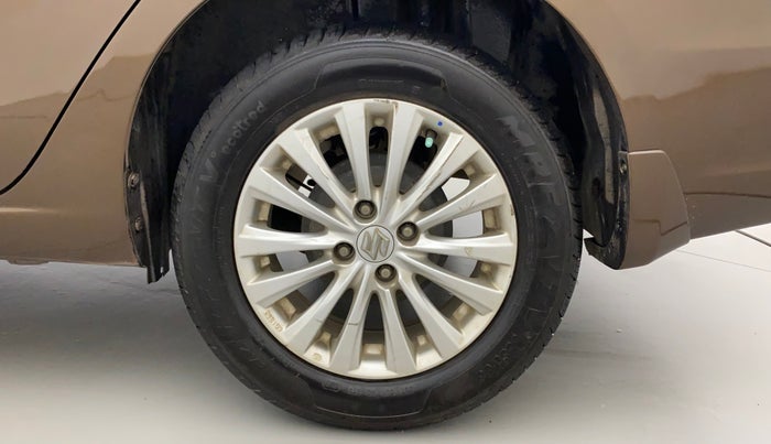 2016 Maruti Ciaz ZDI SHVS, Diesel, Manual, 71,483 km, Left Rear Wheel