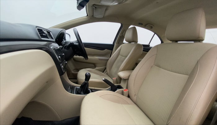 2016 Maruti Ciaz ZDI SHVS, Diesel, Manual, 71,483 km, Right Side Front Door Cabin