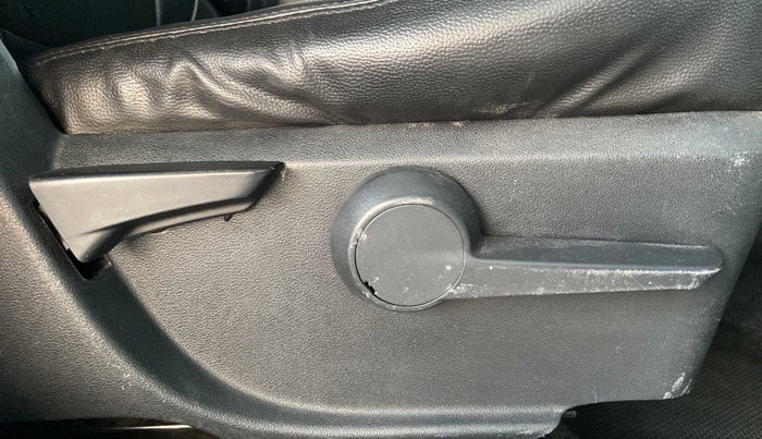 2015 Mahindra Kuv100 K8 5 STR, Petrol, Manual, 55,781 km, Driver Side Adjustment Panel