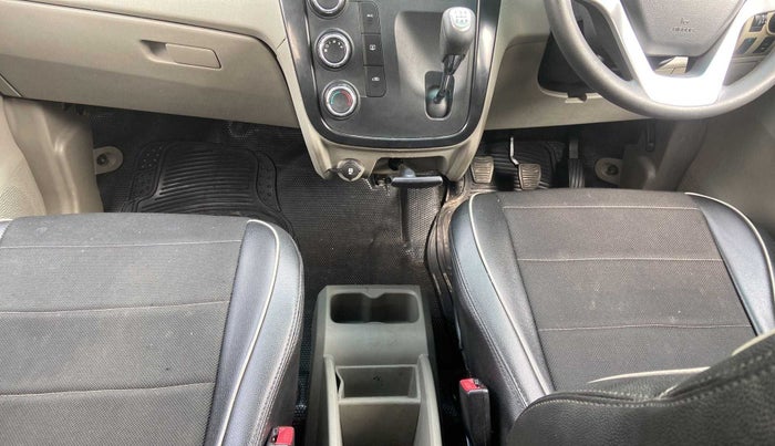 2015 Mahindra Kuv100 K8 5 STR, Petrol, Manual, 55,781 km, Gear Lever