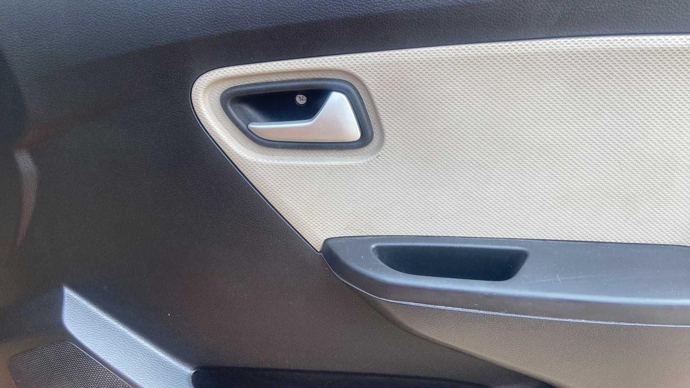 2019 Maruti Alto VXI, Petrol, Manual, 38,092 km, Driver Side Door Panels Control