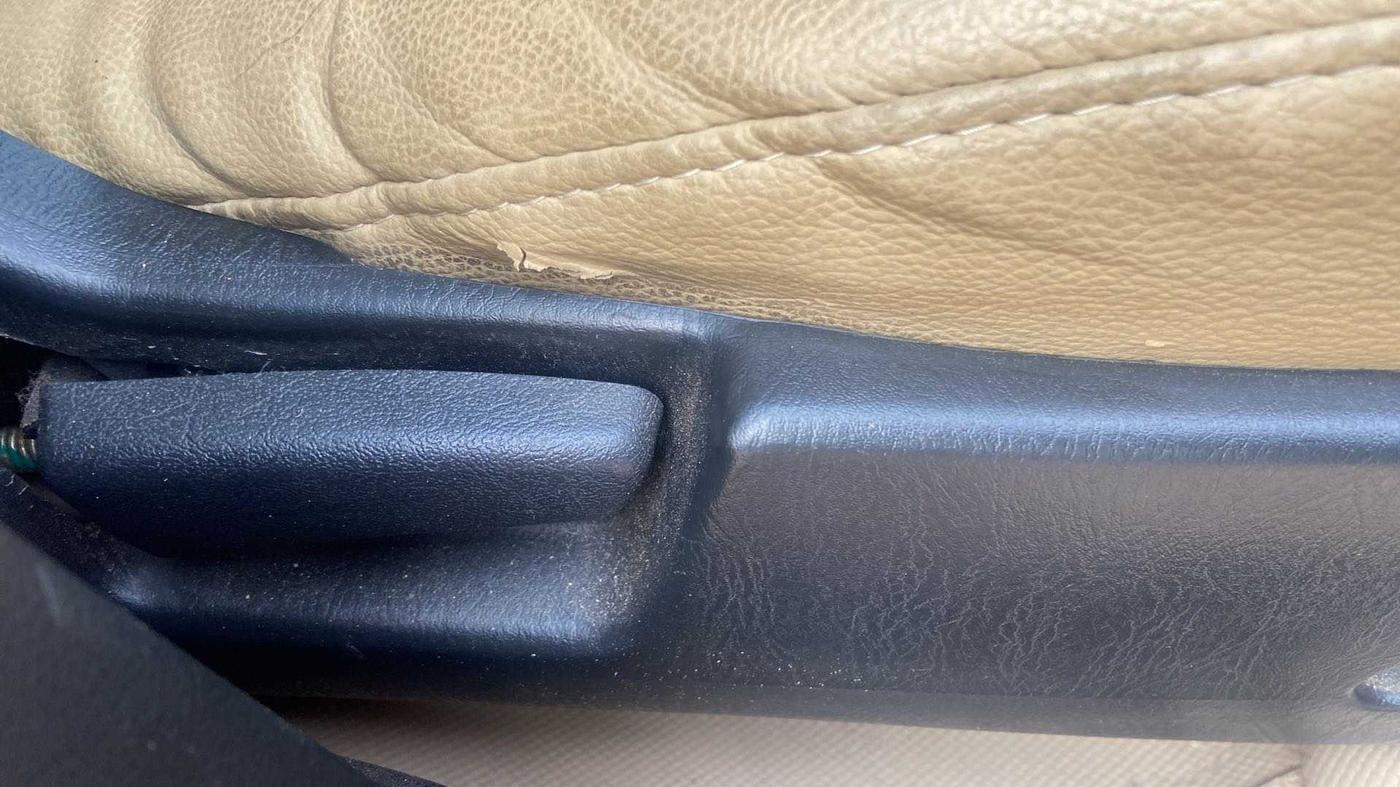 2019 Maruti Alto VXI, Petrol, Manual, 38,092 km, Driver Side Adjustment Panel