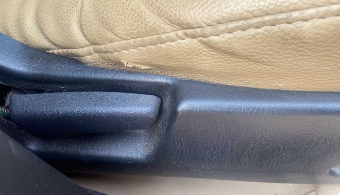 2019 Maruti Alto VXI, Petrol, Manual, 38,092 km, Driver Side Adjustment Panel