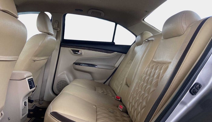 2017 Maruti Ciaz ZETA 1.4  MT PETROL, Petrol, Manual, 1,05,283 km, Right Side Rear Door Cabin