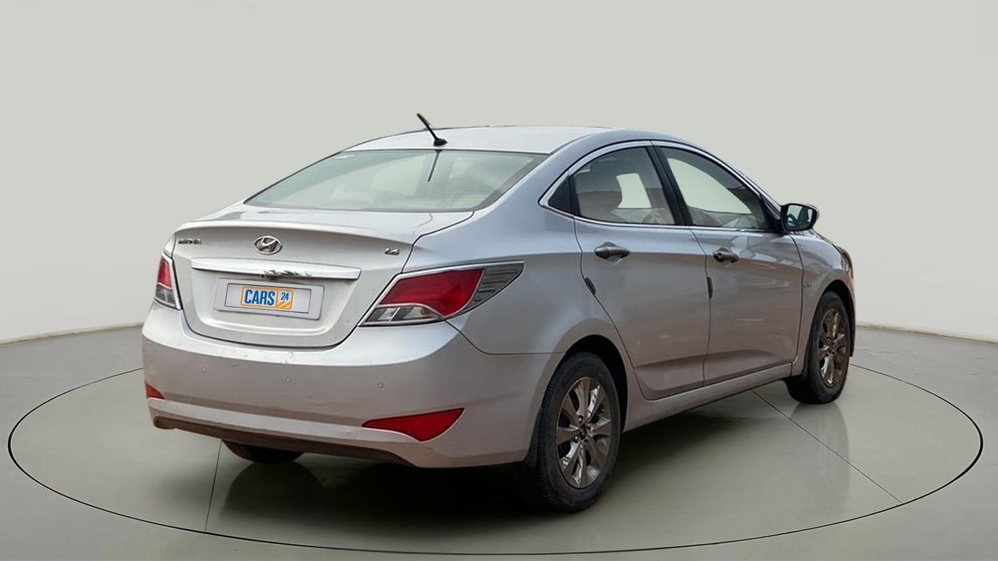 2015 Hyundai Verna FLUIDIC 4S 1.6 VTVT S, Petrol, Manual, 68,937 km, Right Back Diagonal