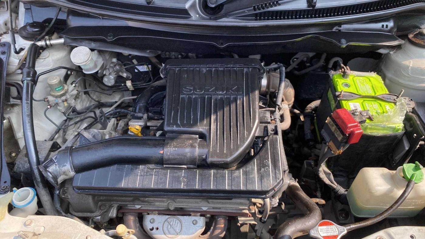 2013 Maruti Swift VXI, Petrol, Manual, 28,790 km, Open Bonet
