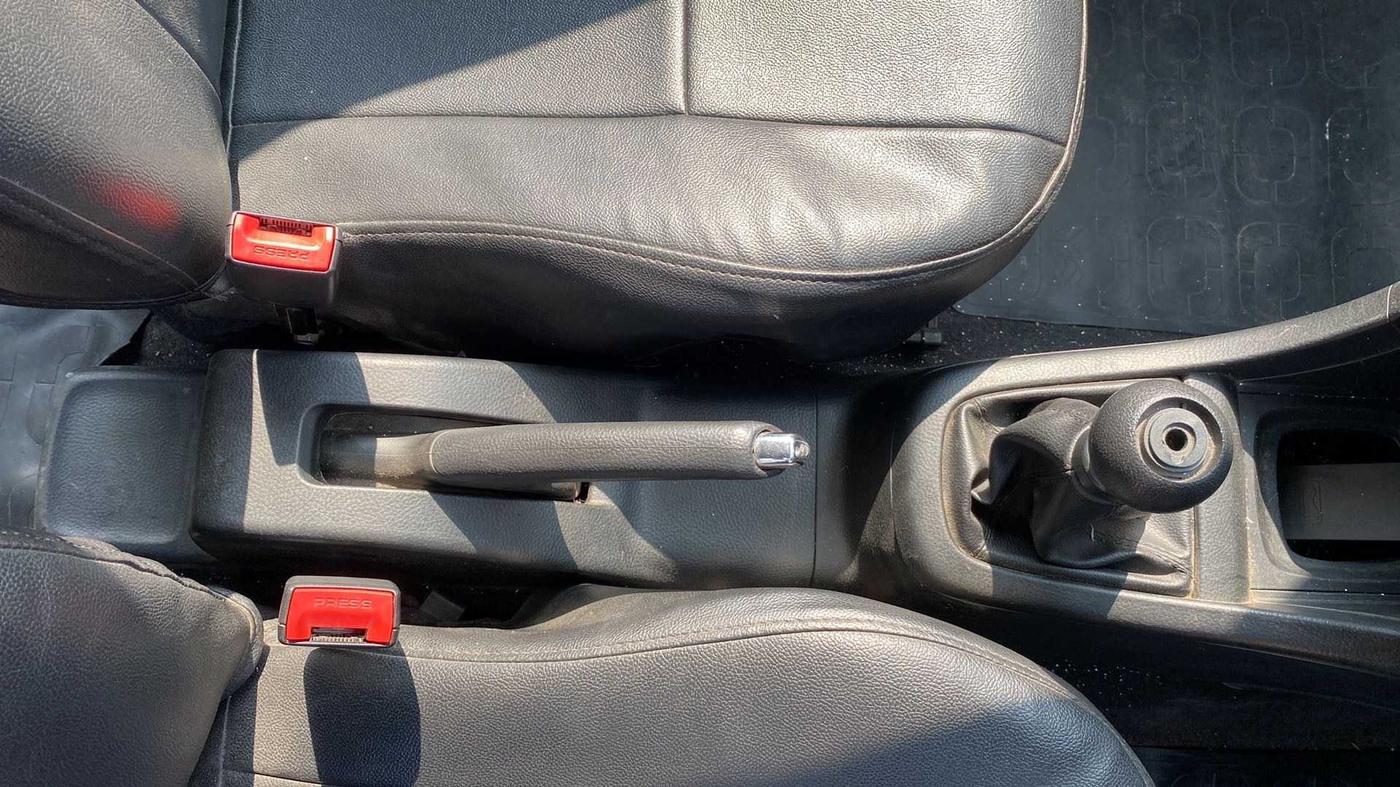 2013 Maruti Swift VXI, Petrol, Manual, 28,790 km, Gear Lever