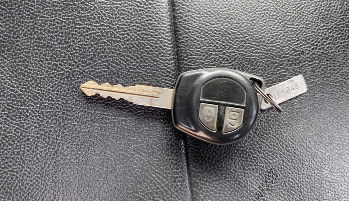 2013 Maruti Swift VXI, Petrol, Manual, 28,790 km, Key Close Up
