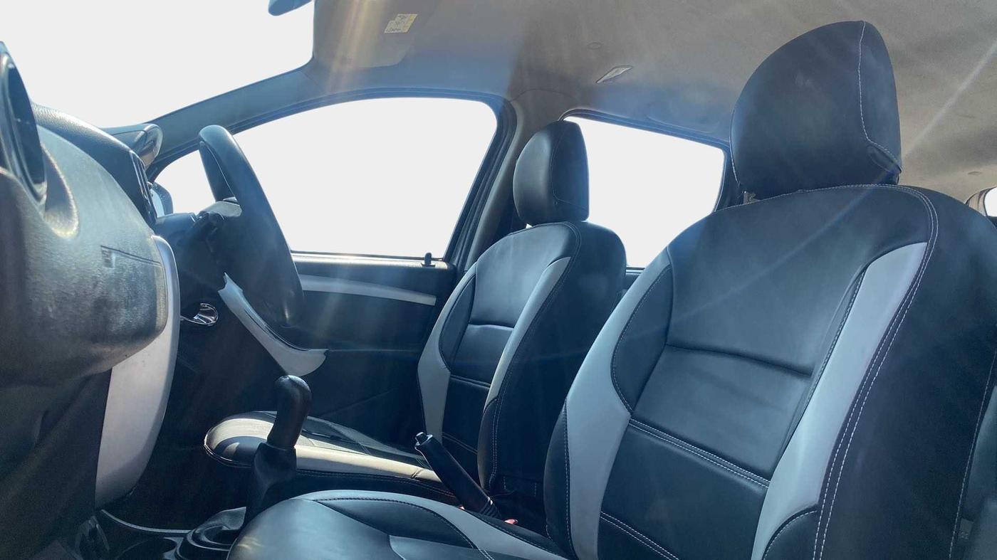 2018 Nissan Terrano XL O (D), Diesel, Manual, 97,769 km, Right Side Front Door Cabin