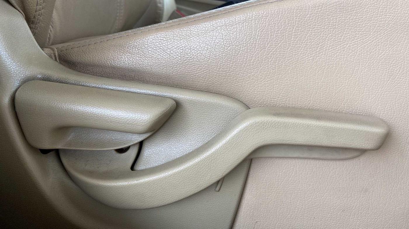 2013 Honda Amaze 1.5L I-DTEC S, Diesel, Manual, 99,015 km, Driver Side Adjustment Panel