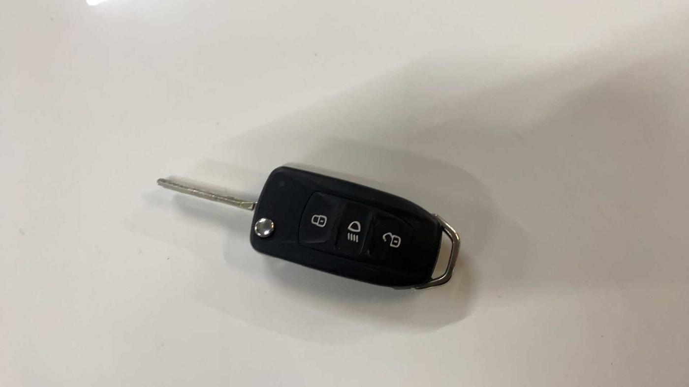2022 Tata PUNCH ADVENTURE AMT, Petrol, Automatic, 15,259 km, Key Close Up