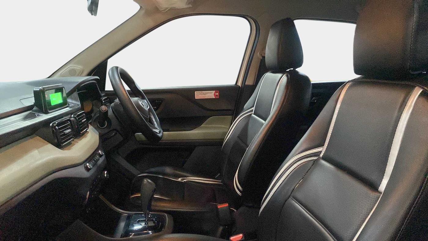 2022 Tata PUNCH ADVENTURE AMT, Petrol, Automatic, 15,259 km, Right Side Front Door Cabin