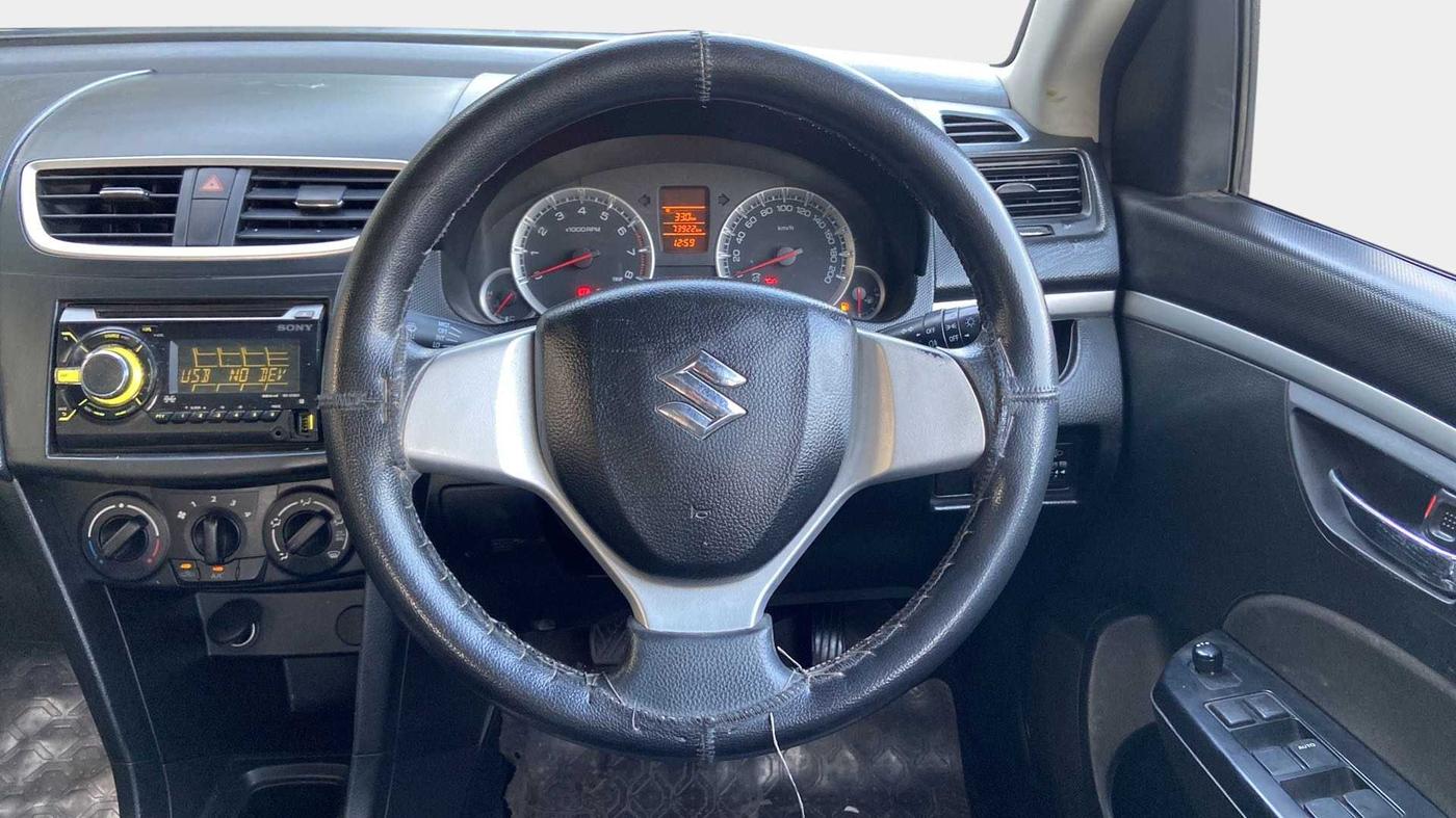 2013 Maruti Swift VXI, Petrol, Manual, 73,956 km, Steering Wheel Close Up